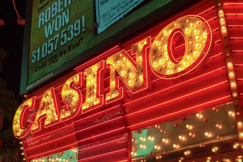 LA: 2-Day Las Vegas Tour with Hoover Dam & Accommodation - Key Points