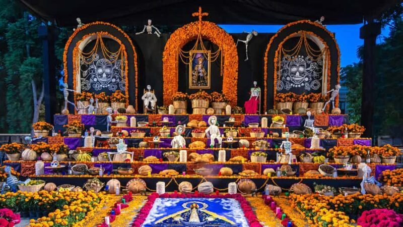 La Crucecita: Guided Day Of The Dead Festival Tour Sun Nov 2 - What is the La Crucecita Day of the Dead Tour?