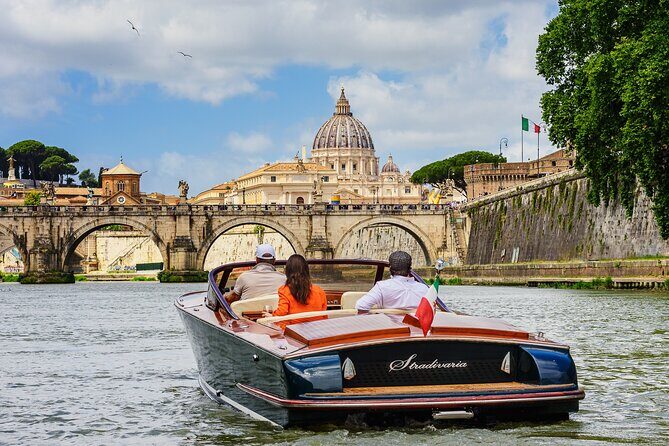 La Dolce Vita: Private Luxury Boat Ride in the Eternal City - FAQ