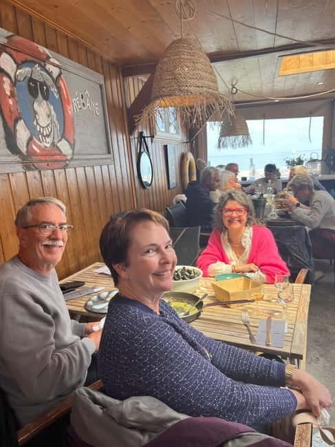 La Flotte : French lesson in a café and guided tour. - What to Expect from the Experience