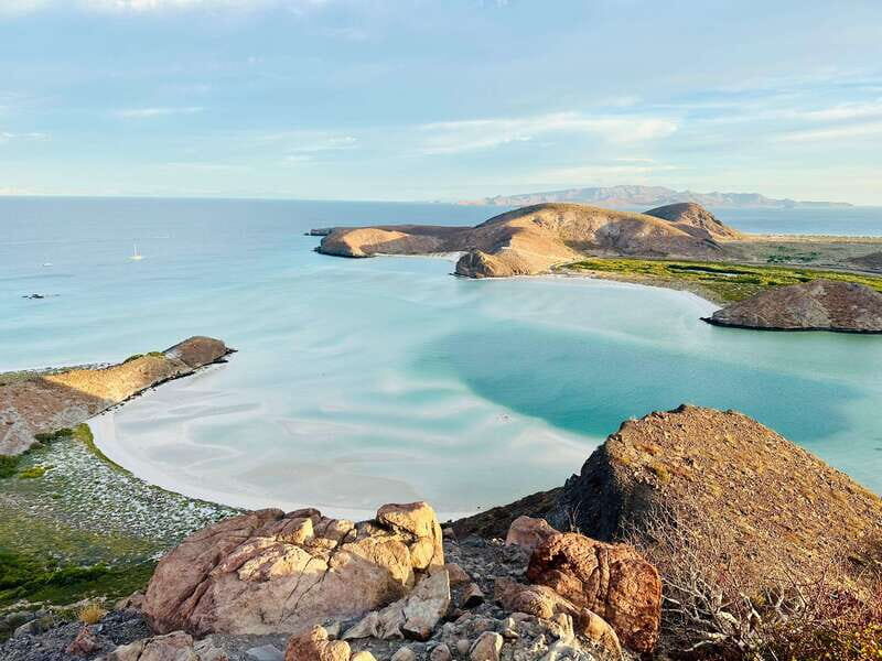 La Paz: Deluxe Yacht Adventure with Paddleboarding - Key Points