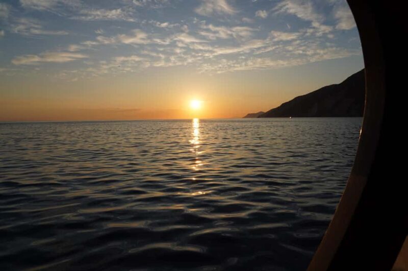 La Spezia. Sunset Aperitif and Dinner on the Boat - Visiting Tino & Tinetto Islands