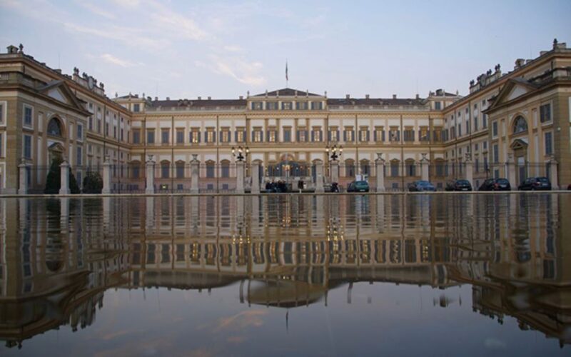 La Venaria Reale Entry Ticket and Hop-on Hop-off Bus Tour - What Is This Tour All About?