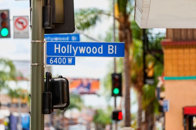 LA VIP Tour : Beverly Hills, Sunset Strip, & Hollywood Sign! - The Vehicle and Group Size