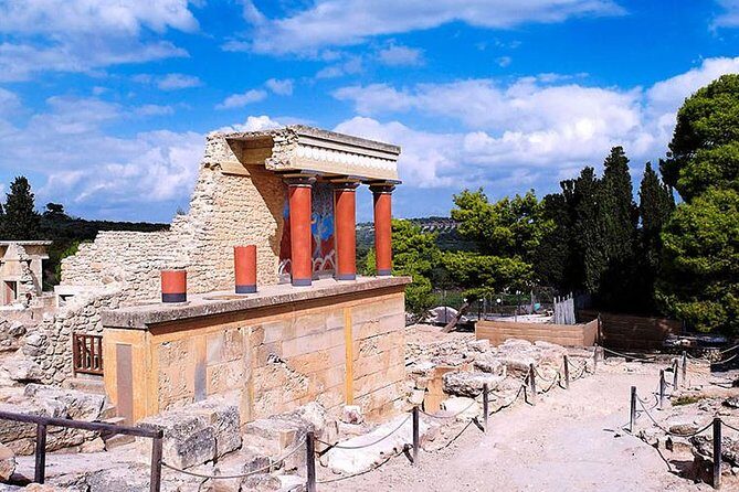 Labyrinth of Knossos (Shared Tour with Entry Tickets) - What the Tour Offers: A Deep Dive