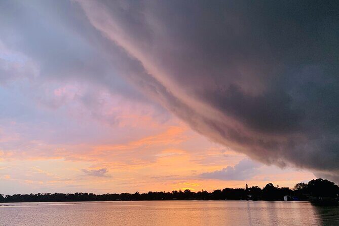 Ladies Luncheon Pontoon Tour (Gentleman welcome) - Key Points