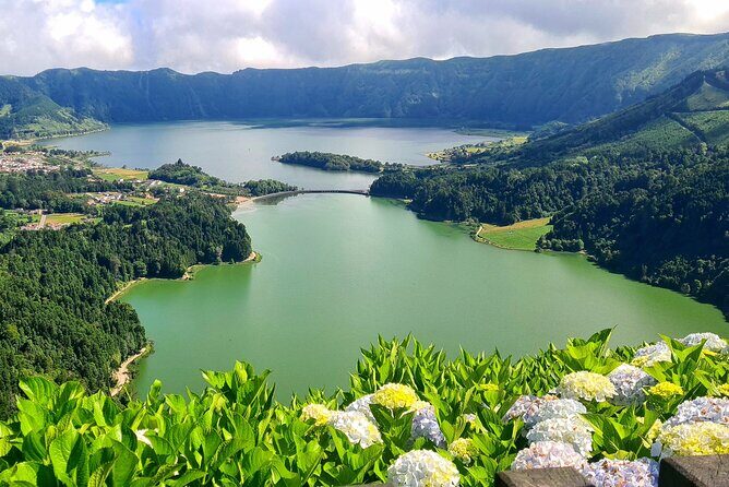 Lagoa do Fogo and Sete Cidades Private Full Day Tour - An In-Depth Look at the Tour Experience