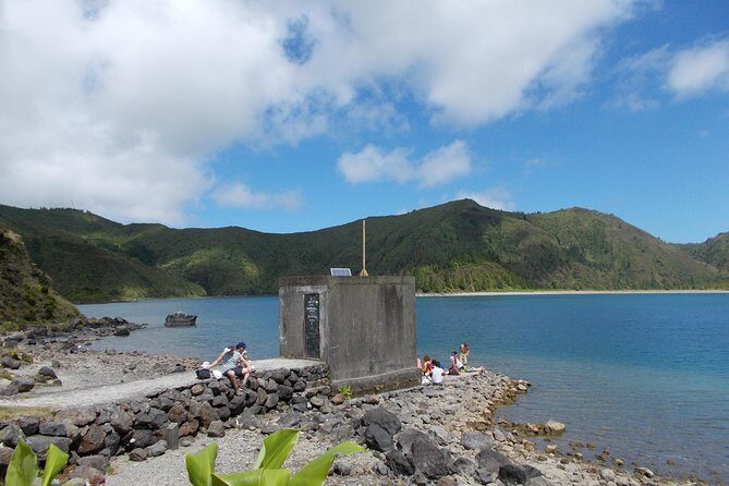 Lagoa do Fogo Walking Tour with Lunch from Ponta Delgada - FAQ