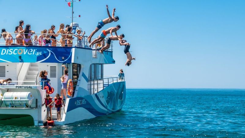 Lagos: Dolphins & Caves - Catamaran - The “Dolphins & Caves” part: Algarve cliffs and cave scenery from the water