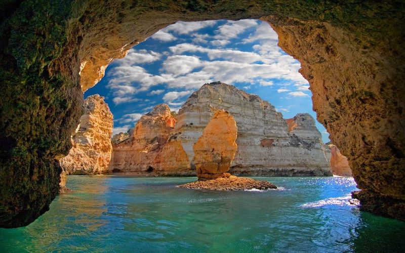 Lagos: Ponta da Piedade Rock Formations Guided Boat Tour - Small-Group Comfort: Space to Hear and Space to Enjoy