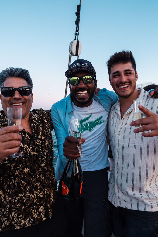 Lagos: Sunset Sail aboard a Traditional Boat with Prosecco - Lagos: Sunset Sail aboard a Traditional Boat with Prosecco – A Friendly, Relaxing Coastal Escape