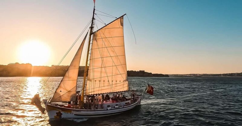 Lagos: Sunset Sail aboard a Traditional Boat with Prosecco - The Itinerary and Experience