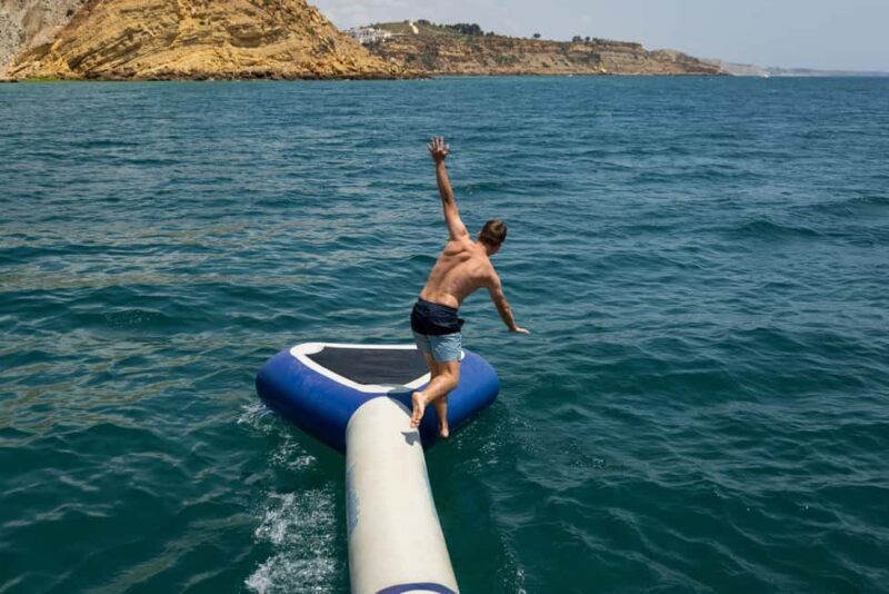 Lagos to Burgau: Algarve Catamaran Cruise with Lunch - FAQ