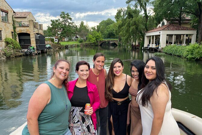 Lake Austin Sunset Boat Cruise  1 - Hour Scenic Tour BYOB - Key Points