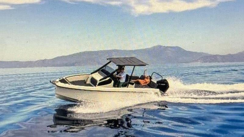 Lake Como Boat tour share- prosecco and winter cover - The Experience at a Glance