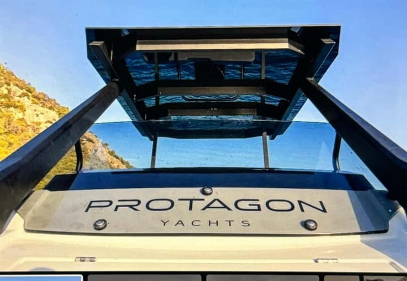 Lake Como Boat tour share- prosecco and winter cover - Price and Value