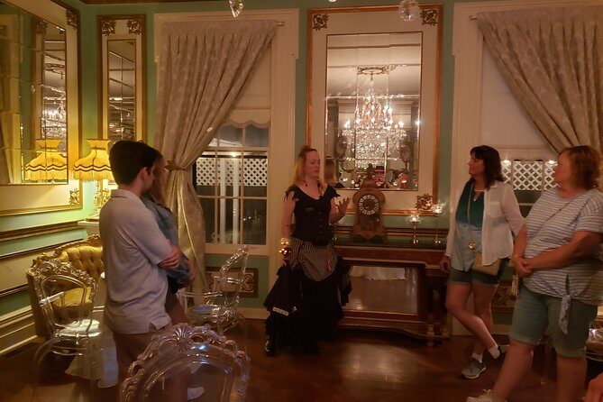 Lake Geneva Ghost Walk - Exploring the Lake Geneva Ghost Walk: A Spooky Evening in Milwaukee