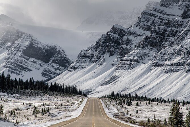 Lake Louise and Icefields Parkway Winter Tour - Exploring the Lake Louise and Icefields Parkway Winter Tour
