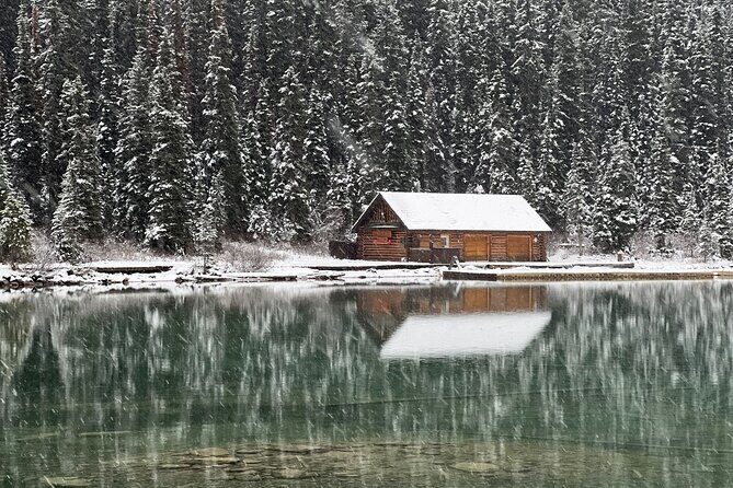 Lake Louise Emerald Lake& Peyto Lake 3 lakes tour from Calgary - FAQs