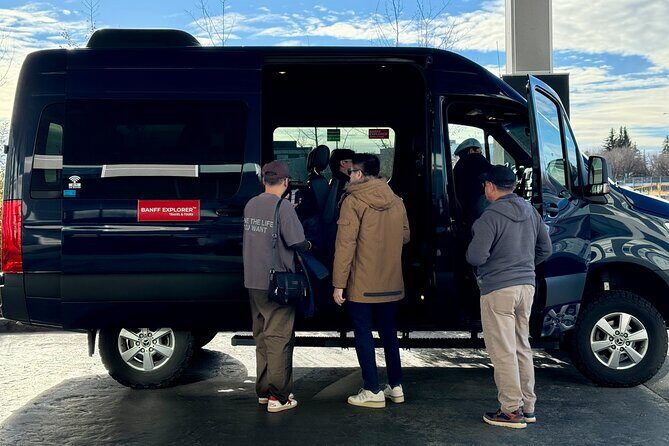 Lake Louise: Hassle-Free Private Transfer to Calgary YYC Airport - Luggage Handling and Customer Service