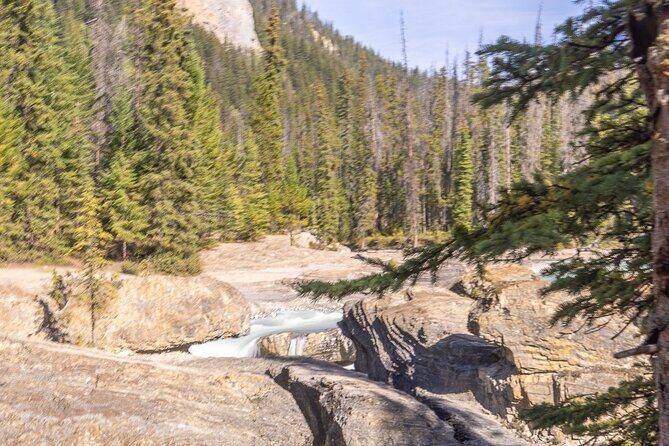 Lake Louise Moraine and Johnston Canyon Experience - FAQ