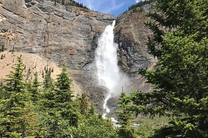 Lake Louise, Moraine Lake & Yoho Waterfalls from Golden BC Tour - Key Points