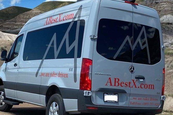 Lake Louise to Calgary YYC Airport  Private Shuttle - The Experience and Service Quality