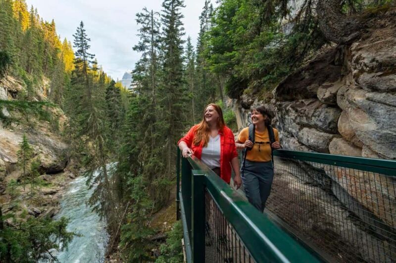 Lake Louise,Moraine Lake,Yoho NP,Johnston Canyon & BanffTour - An In-Depth Look at the Tour Experience