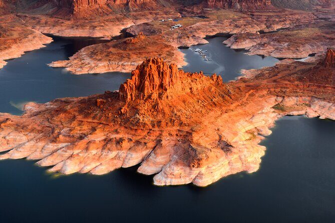 Lake Powell & Canyonlands National Park Scenic Charter - Key Points
