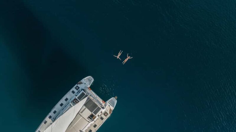 Lake Taupo: Luxury Sailing Catamaran to Mori Rock Carvings - Key Points