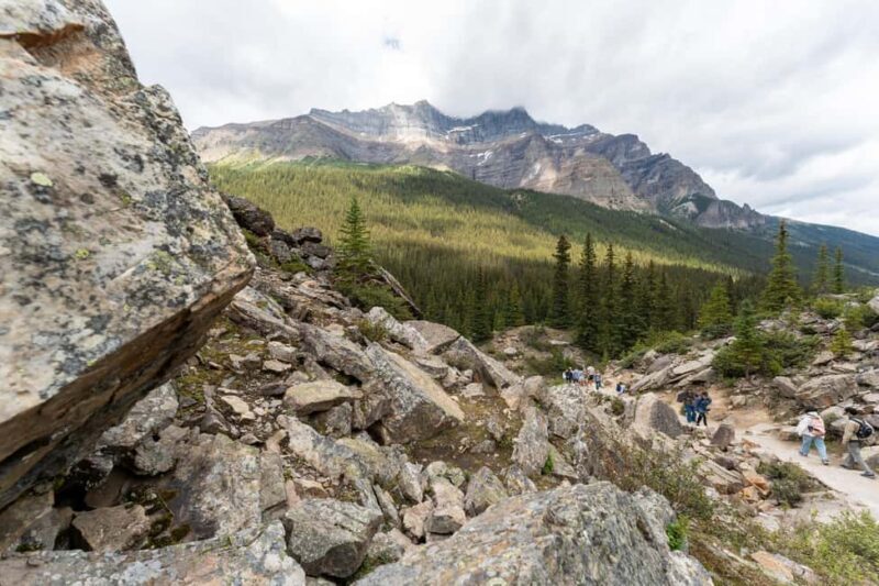 Lakes Moraine, Louise, Emerald, Johnston Canyon & Yoho Tour - Banff & Yoho National Parks Most Beautiful Lakes