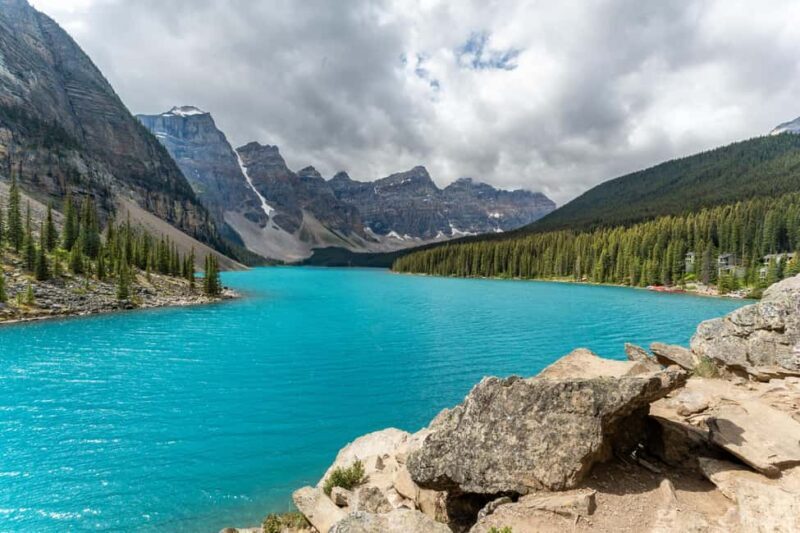 Lakes Moraine, Louise, Emerald, Johnston Canyon & Yoho Tour - Transportation & Logistics