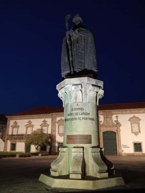 Lamego: Guided night walking tour - Who Should Consider This Tour?