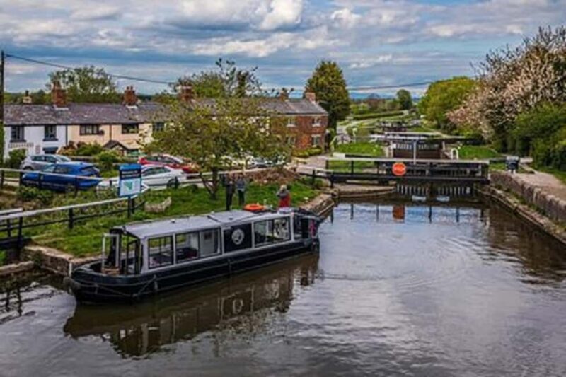 Lancashire: Afternoon Tea Cruise on a Narrowboat - Who Should Consider This Tour?
