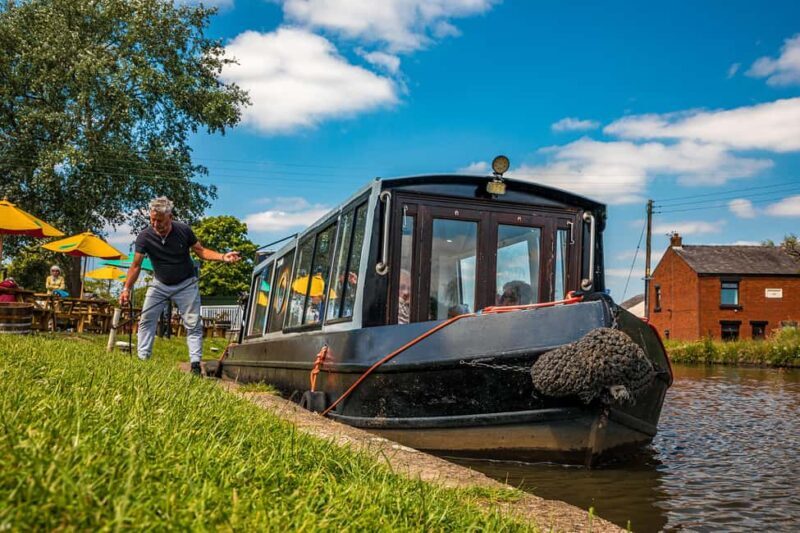 Lancashire: Afternoon Tea Cruise on a Narrowboat - FAQs