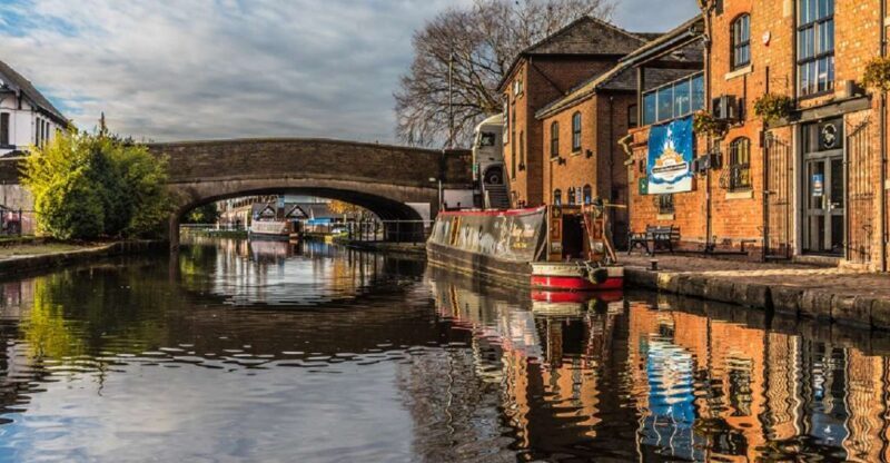 Lancashire: Sightseeing Canal Cruise on a Narrowboat - What You Can Expect from the Cruise
