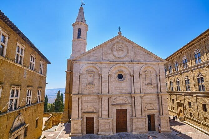 Lands of Brunello wine Pienza and Montalcino with Gourmet Lunch - Discovering Medieval Montalcino and Sant’Antimo Abbey