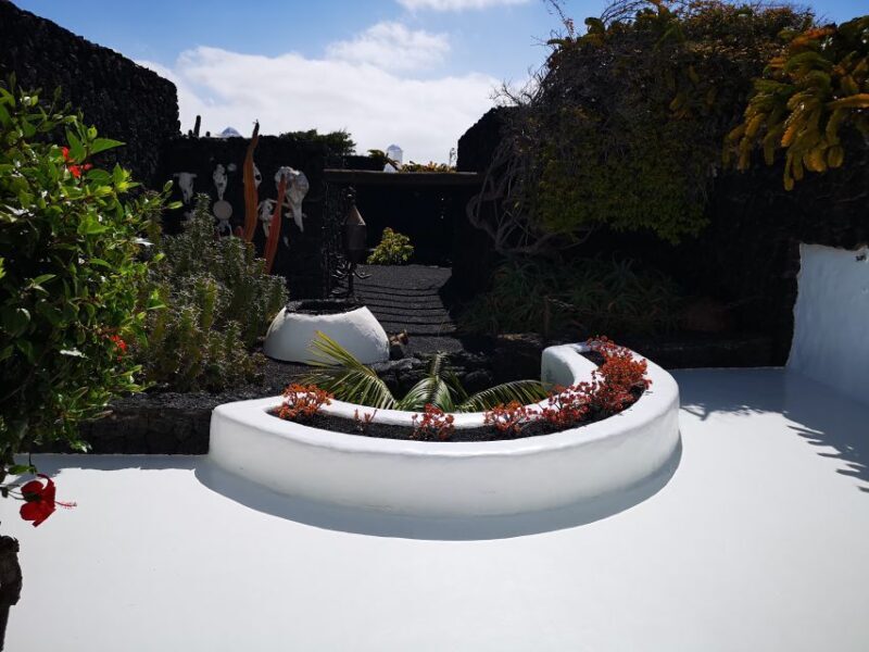 Lanzarote: César Manrique Foundation and Teguise Market - FAQ