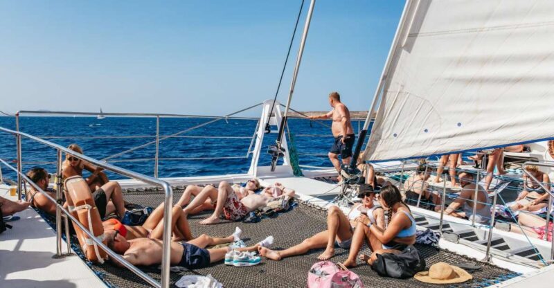 Lanzarote: Day Trip to the Papagayo Beaches by Catamaran - Boarding and Introduction: Getting Welcome Aboard