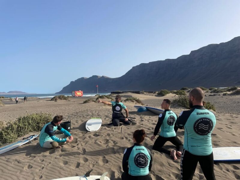 Lanzarote: dynamic surf lessons with friends or private lessons in Famara - Key Points
