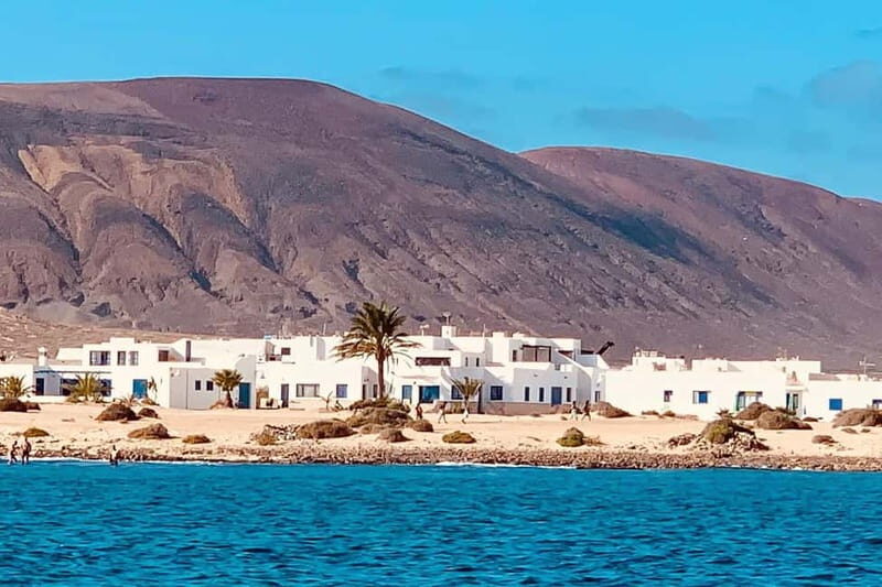 Lanzarote: Ferry to La Graciosa with Wi-Fi (free parking) - Why This Ferry Experience Stands Out