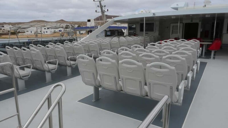 Lanzarote: Ferry to La Graciosa with Wi-Fi (free parking) - User Feedback and Authentic Perspectives