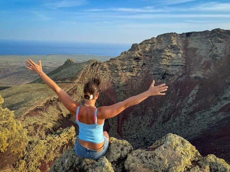 Lanzarote: Timanfaya, El Golfo, and Los Hervideros Tour - Exploring Lanzarote’s Volcanoes and Coastal Beauty