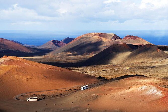 Lanzarote Volcano and Wine Region Tour from Fuerteventura - Breaking Down the Experience: What You Can Expect