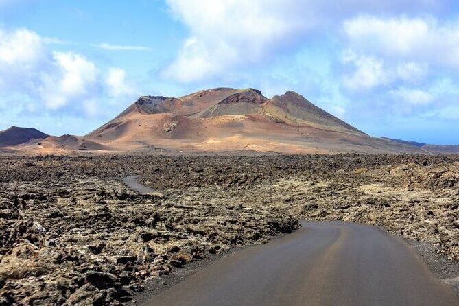 Lanzarote Volcanoes Tour departing from Fuerteventura - Who Should Consider This Tour?