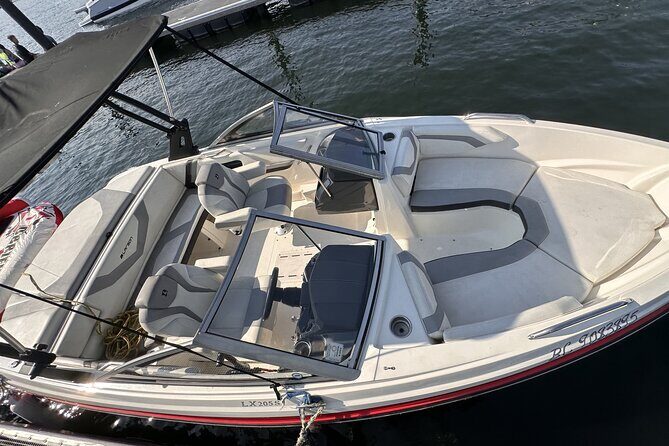 Larson Boat Rental - Key Points