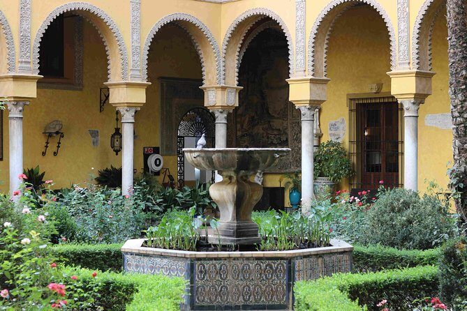 "Las Dueñas" Palace ticket + Audioguide - Accessibility and Practical Details