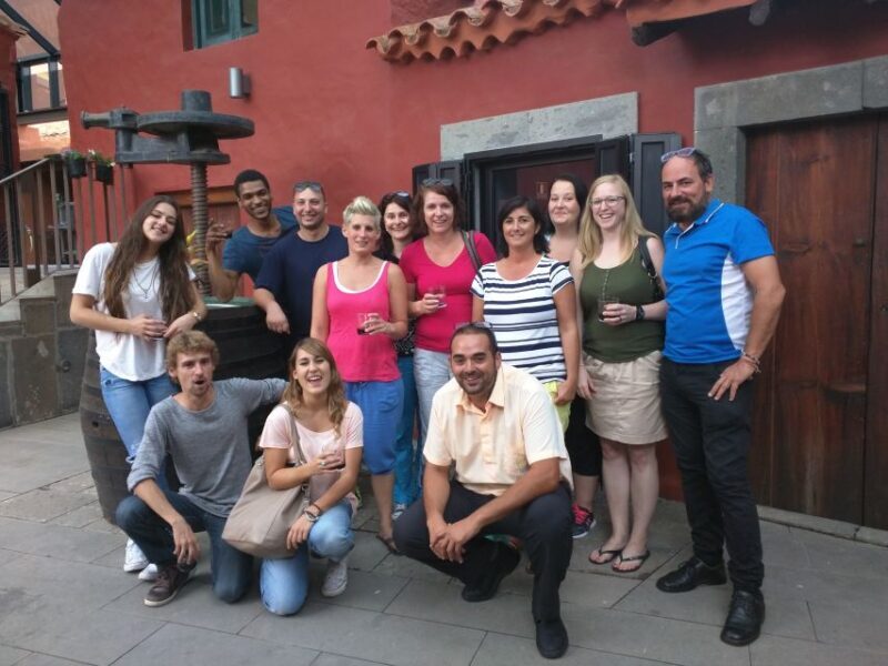 Las Palmas: Private Old City Guided Walking Tour with Tapas - A Closer Look at the Tour Experience