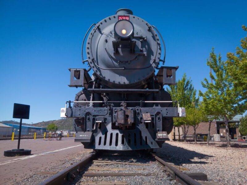 Las Vegas 2-Day Grand Canyon Railway Bearizona Meteor Crater - Exploring the Las Vegas 2-Day Grand Canyon Railway Bearizona & Meteor Crater Tour