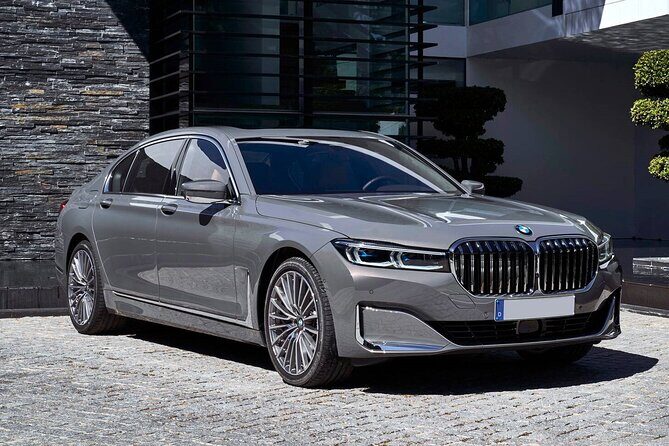 Las Vegas Airport LAS Private Transfer to Las Vegas City in Luxury Car - Who Should Consider This Transfer?